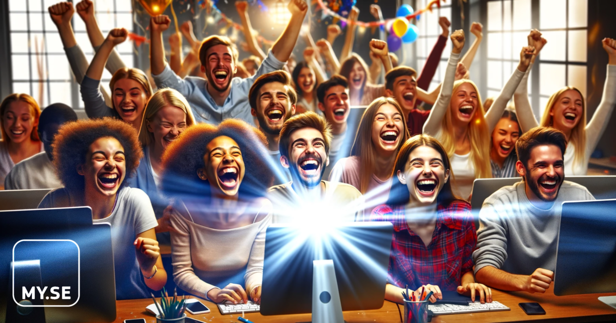 En mångfaldig grupp unga vuxna jublar och firar entusiastiskt vid datorer i ett festligt kontor, med färgglada ballonger och serpentiner i bakgrunden. Ett starkt ljus lyser från en projektor. MY.SE-logotypen är synlig.